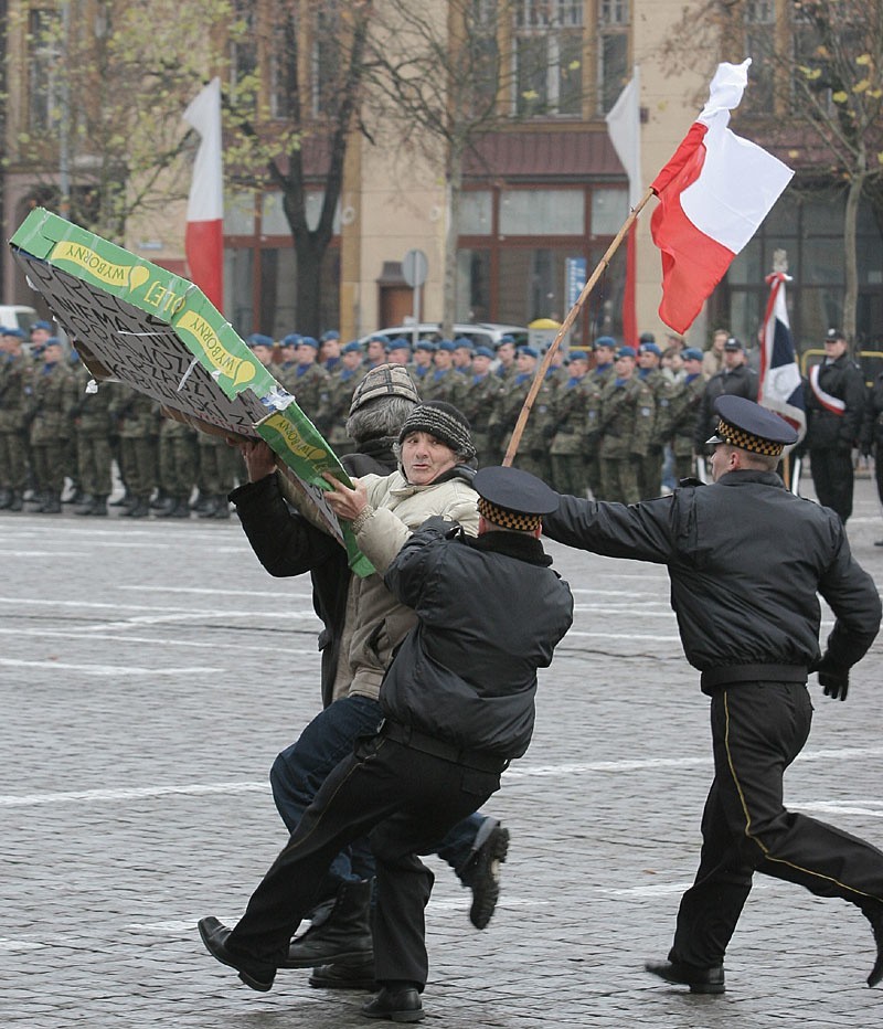 Glówne obchody Świeta Niepodleglości na placu Zwyciestwa  w...