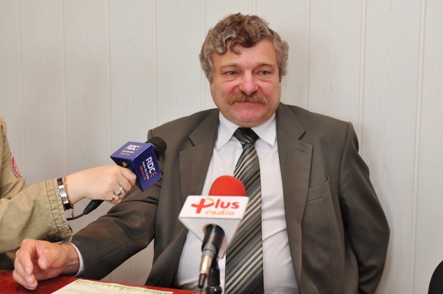 Dariusz Rzeczkowski, wójt gminy Jedlnia zachęca do głosowania w śmieciowym referendum.