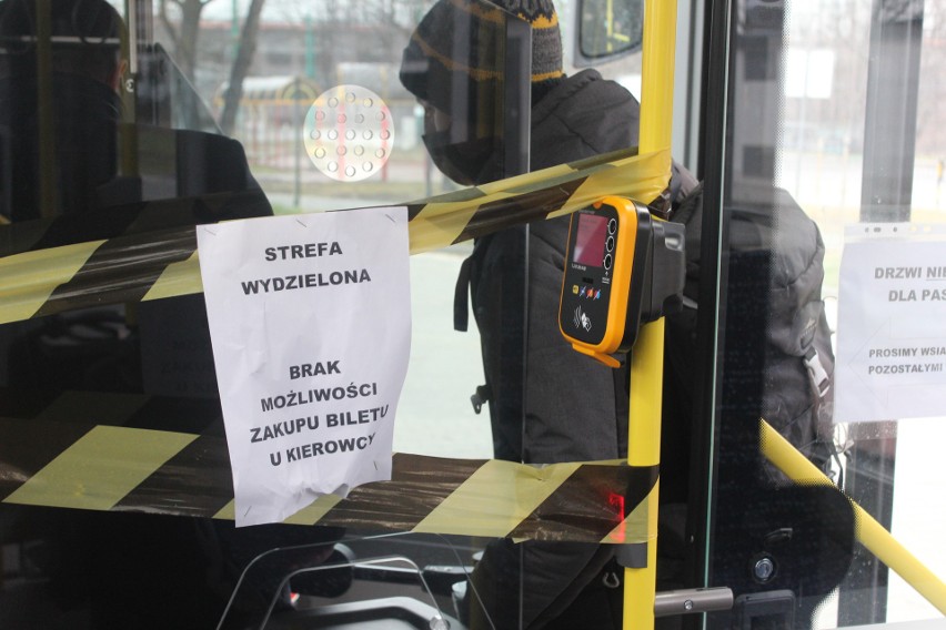 Nowe automaty biletowe są już dostępne w autobusach w...