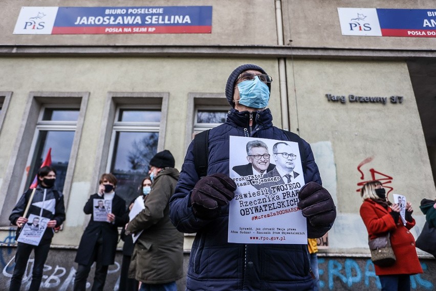 Murem za Bodnarem. Manifestacja w Gdańsku w piątek,...