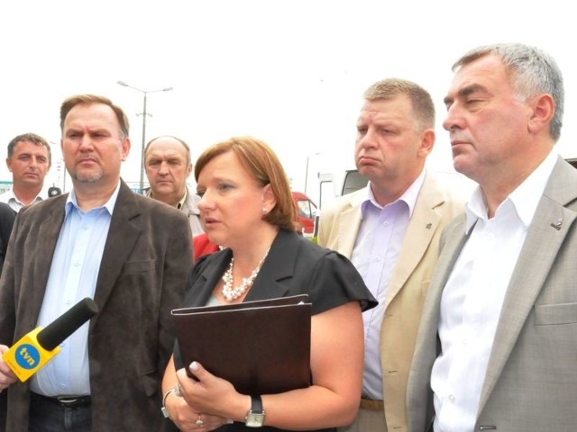Najpierw na placu targowym odbyła się konferencja prasowa z udziałem posłów: Beaty Kempy, Marii Zuby, Andrzeja Bętkowskiego, Marka Kwitka i Jarosława Rusieckiego.