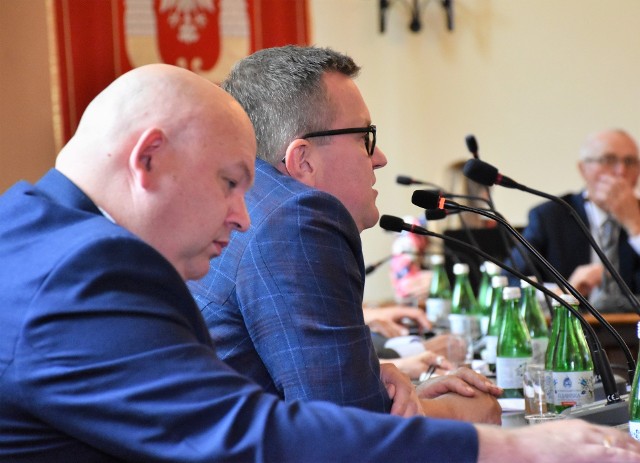 Marcin Wroński (drugi z lewej) proponował całkowite zniesienie opłat za pobyt dzieci w miejskich przedszkolach