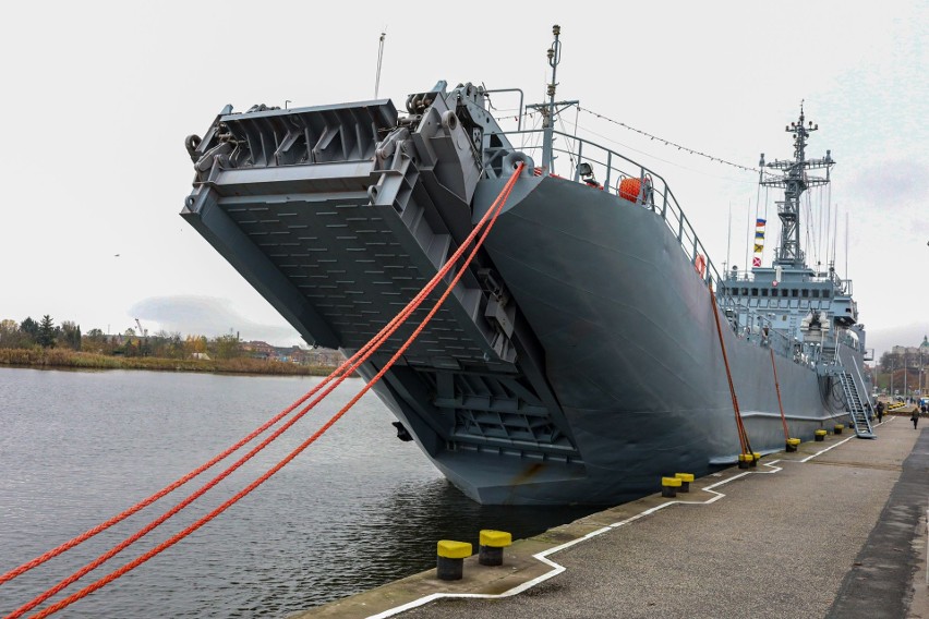 Przy Wałach Chrobrego w Szczecinie zacumowały trzy okręty należące do zespołu "Tarczy Przeciwminowej NATO"