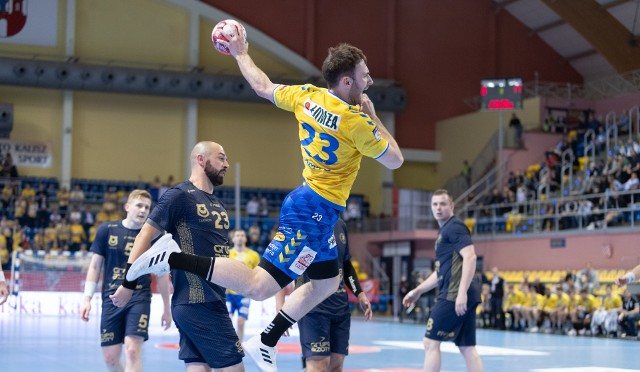 W finale Pucharu Polski rozegranym w Kaliszu, Łomża Vive Kielce pokonało Grupę Azoty SPR Tarnów 42:20.