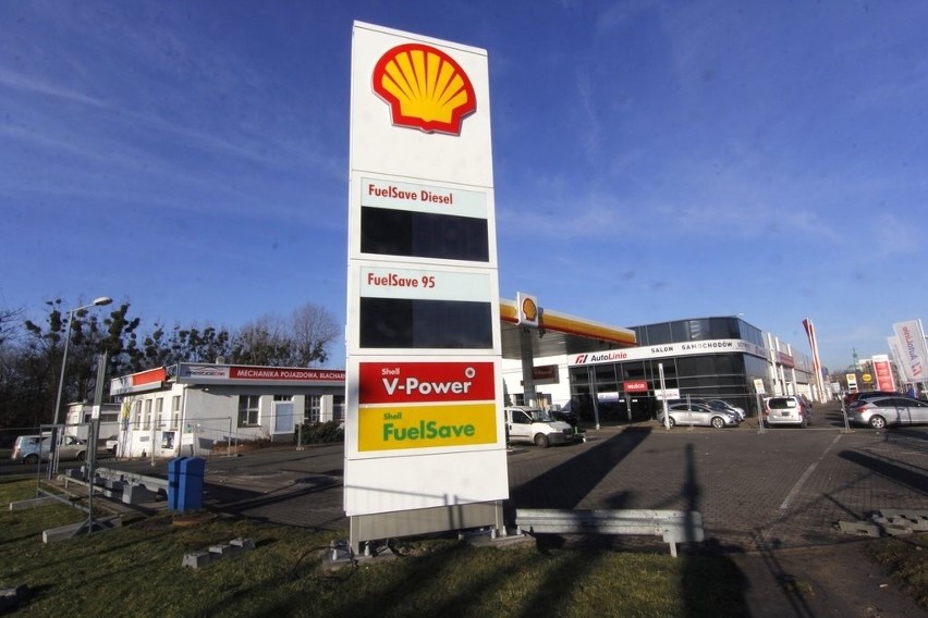 Wrocław: Koniec taniego tankowania. Stacje Neste zmieniają się w Shella (ZDJĘCIA)