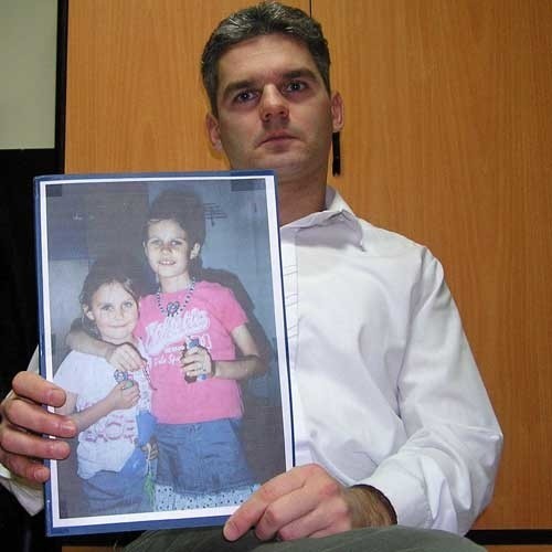 Wojciech Pomorski. Przez ostatnie 4,5 roku widział swoje córki przez 13 godzin.