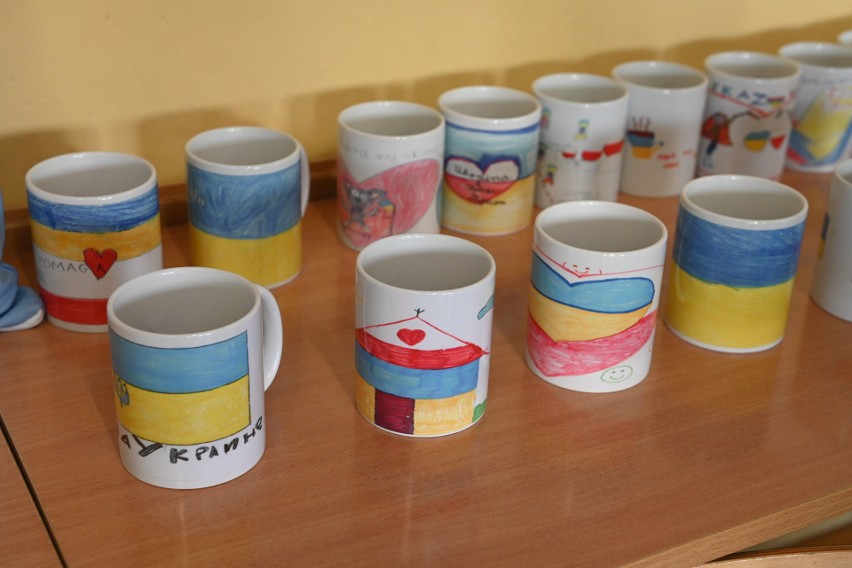 Dzieci z Gdyni własnoręcznie przygotowały prezenty dla uchodźców z Ukrainy. "To gest płynący prosto z serca" 