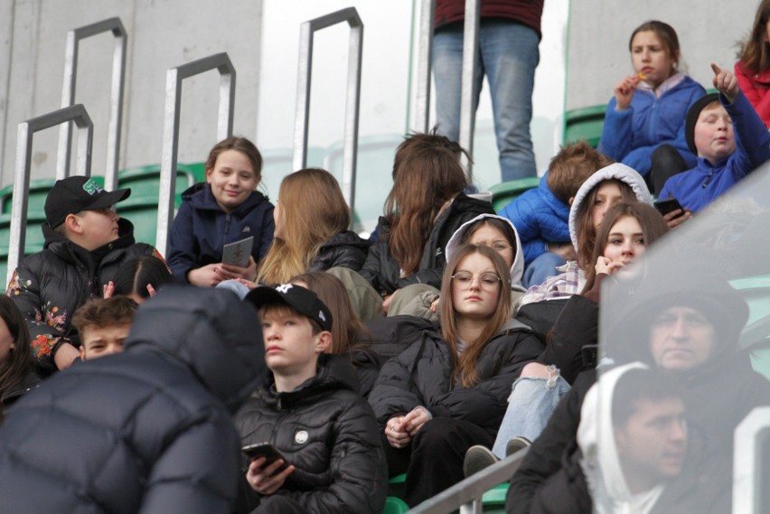 Około 450 osób obejrzało środowy mecz kobiecych drużyn U-19...