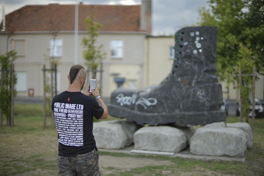 Różnorodność muzyczna na festiwalu w Jarocinie to strzał w...