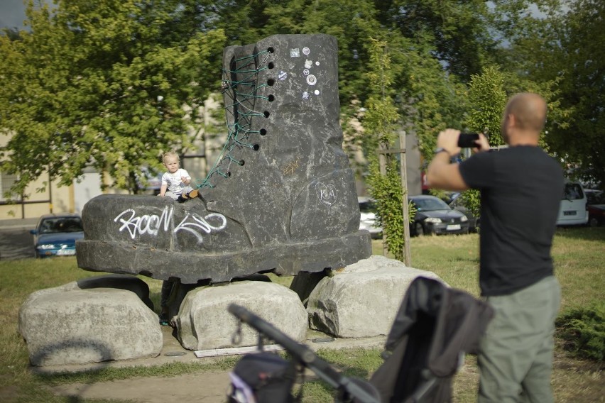 Różnorodność muzyczna na festiwalu w Jarocinie to strzał w...