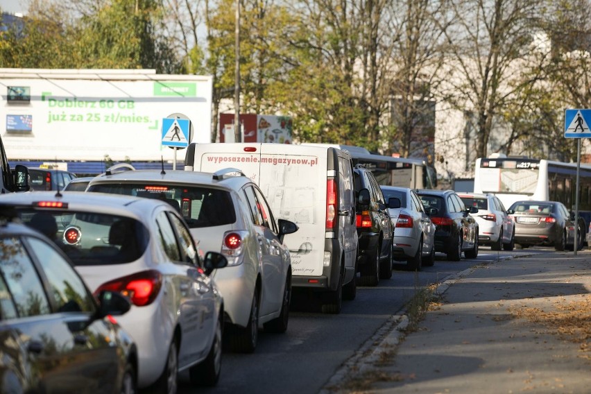 W gminie Zielonki zaczynają sprawdzać, jak ruch samochodowy...