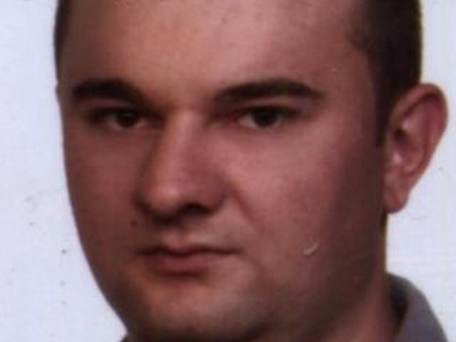 Mężczyzna ma 32-lata. To zaginiony Mariusz Wojewnik, mieszkaniem Jastrzębnej w gm. Sztabin.