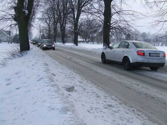 Tak wyglądała w poniedziałkowe popołudnie droga powiatowa w Brzozowie