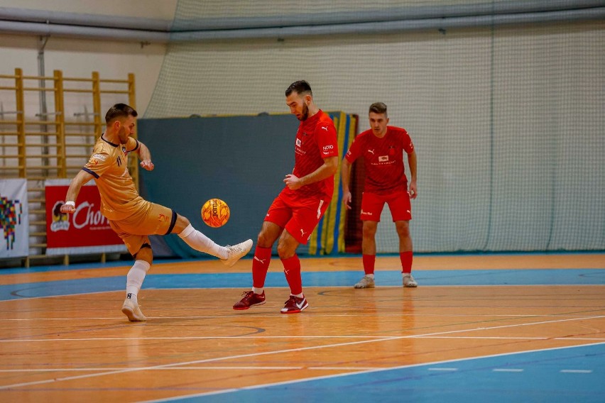 Futsaliści BAF Bonito Białystok (na czerwono) są w bardzo...