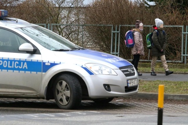 Policja potwierdza, że oficjalnie zostały zgłoszone trzy takie zdarzenia na terenie powiatu wrocławskiego.