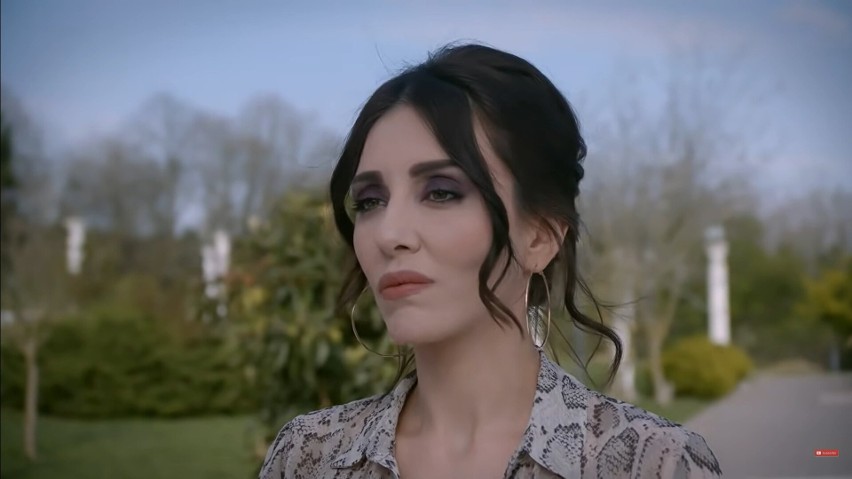 „Zranione ptaki”. Elif Erol - pierwsza Hülya Metehanoğlu w tureckiej telenoweli. Została zastąpiona przez Arzu Yanardağ. Co wiemy o aktorce?