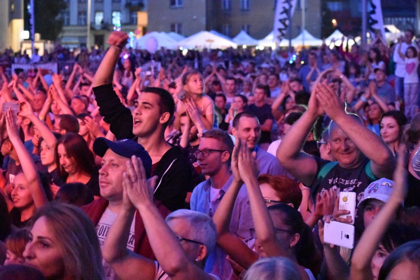 Zespół Feel w Rybniku: Feel rozkołysał miasto podczas...