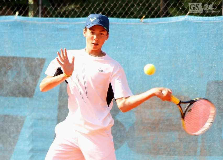 Na zdjęciu zwycięzca Tennis Europe Szczecin: Benito...