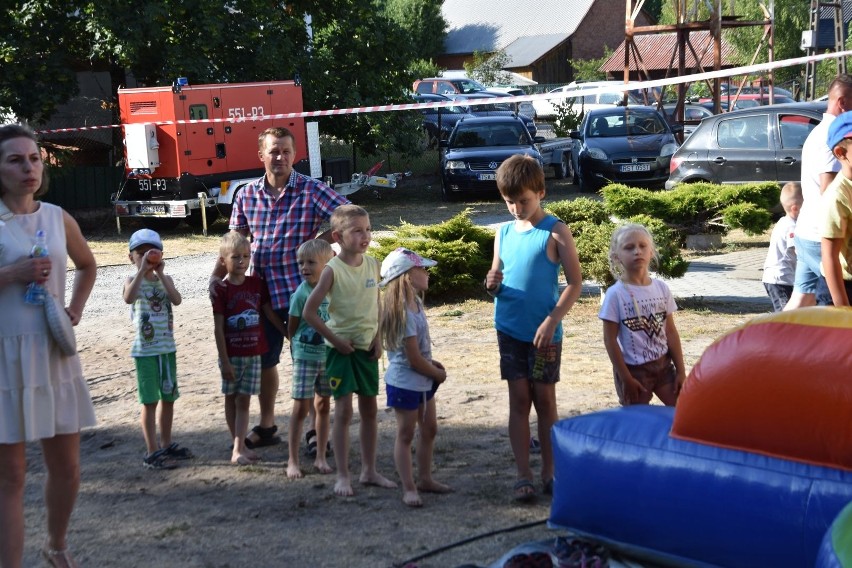 Piknik Rodzinny w Bojanowie. Całe rodziny bawiły się w rytmie muzyki! Świetna zabawa pochłonęła mieszkańców!