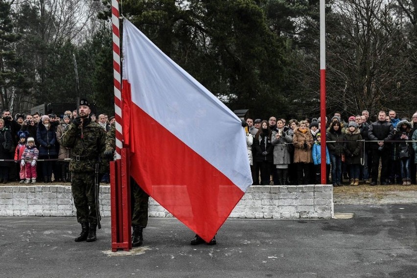 Przysięga wojskowa żołnierzy szkolenia podstawowego w Świętoszowie