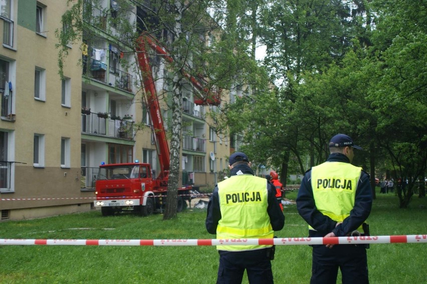 Pożar po wybuchu gazu w bloku w Nowym Targu.