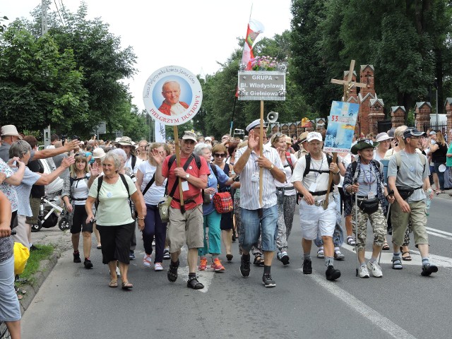 Tak pielgrzymi wyruszali z Ostrowi przed rokiem