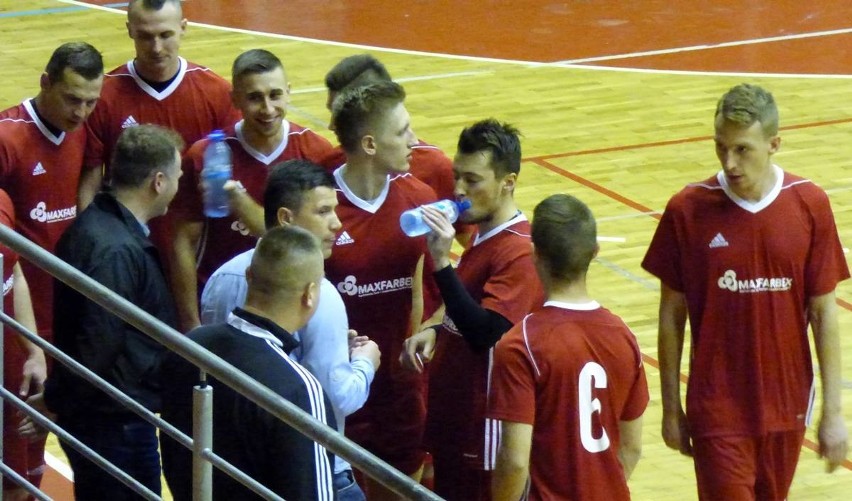 Piłkarze Maxfarbeksu Busko-Zdrój wygrali trzeci z rzędu mecz...