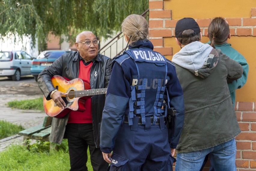 Po tym, jak Mikołaj Białach wyruszył do Holandii szukac...