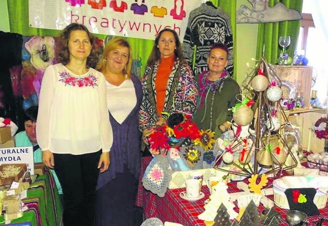 Organizatorki wydarzenia, czyli Grupa Kobiet Kreatywnych już trzeci raz z rzędu przygotowała świąteczny kiermasz. 