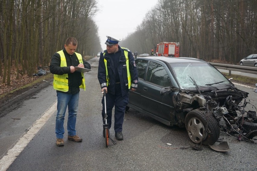 Tragiczny wypadek w Woszczycach na trasie DK 81