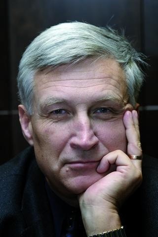 Piotr Kuczyński: Jeśli mamy naprawdę dużo pieniędzy i nie musimy w najbliższym czasie po nie sięgać, to najlepszą lokatą w tym momencie jest ziemia. Ona nie jest w Polsce zbyt mocno dowartościowana, ale w 2014 roku już będą mogli kupować ją obcokrajowcy.