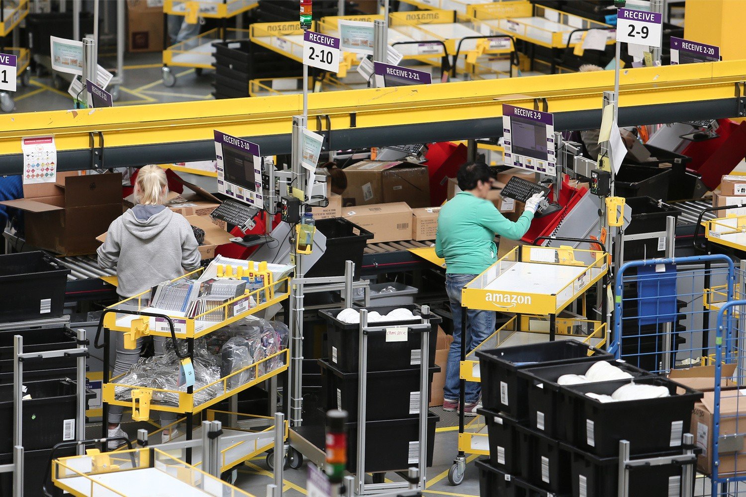 Amazon szuka pracowników na święta. Potrzeba 12 tys. osób | Gazeta  Wrocławska
