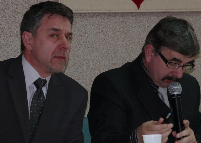 Andrzej Kiedrzynek i Stanisław Nowak nie zgadzają się ze stanowiskiem władz powiatu.