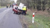 Śmiertelny wypadek na drodze wojewódzkiej. Kierowca seicento zderzył się czołowo z ciężarówką