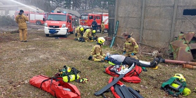 Ćwiczenie obronne w gminie Nagłowice miało na celu przećwiczenie w symulowanej sytuacji kryzysowej właściwej reakcji i współdziałania służb. Więcej na kolejnych zdjęciach.