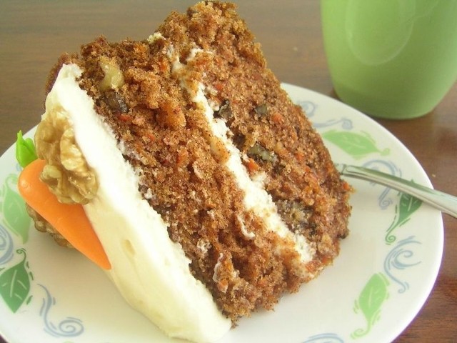 Ciasto marchewkowe to oryginalny pomysł na słodki deser.