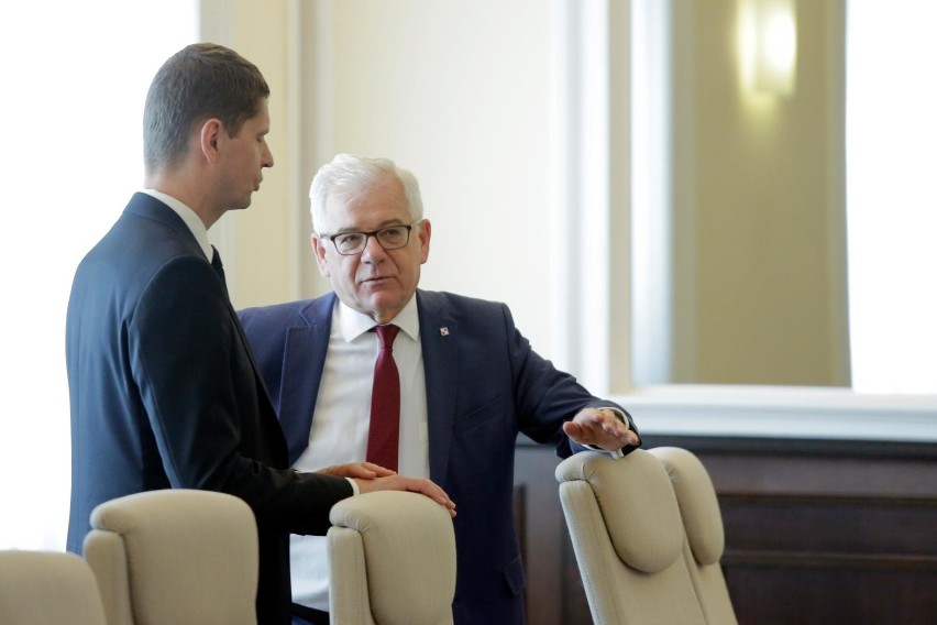 Prezydent Andrzej Duda powołał w piątek nowy rząd premiera...