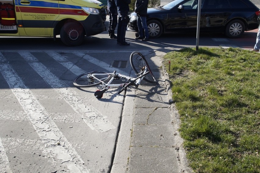 Potrącenie rowerzysty na ulicy Sienkiewicza w Słupsku