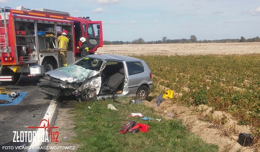 VW wbił się w betoniarkę. Kierowca zginął na miejscu 