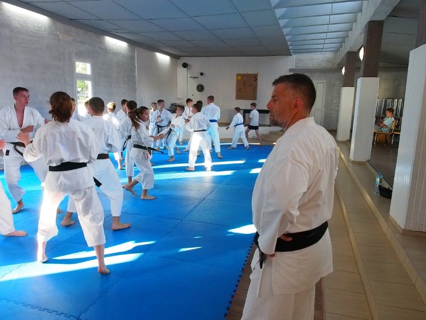 Krakowscy karatecy trenowali w Darłówku pod okiem mistrzów