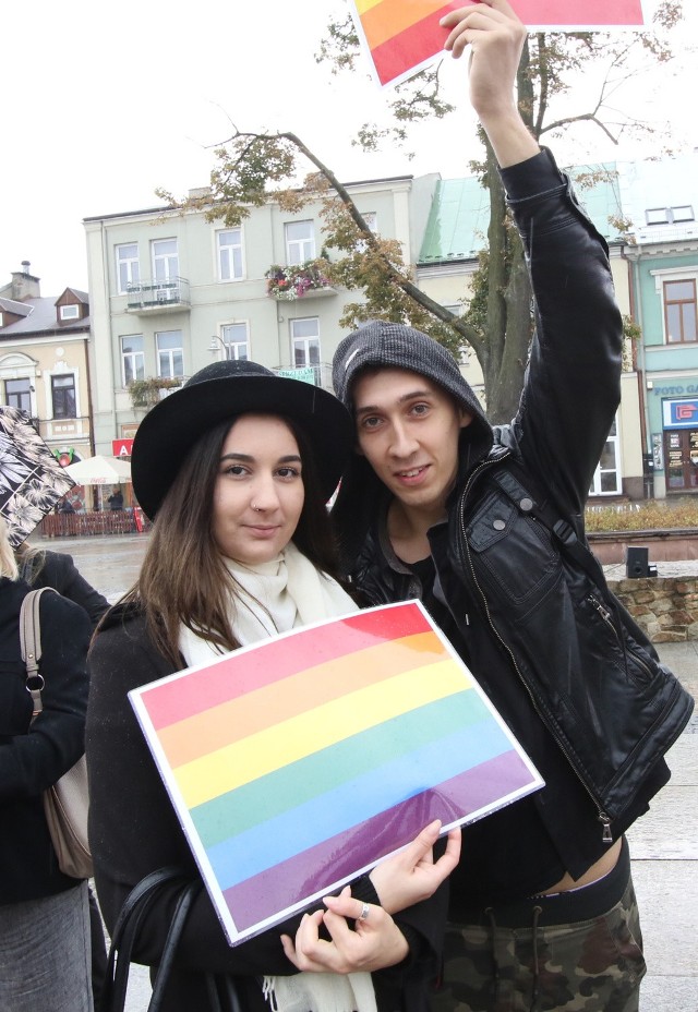 Protest przeciw wystawie obrażającej homoseksualistów w Kielcach 24 września 2016r.