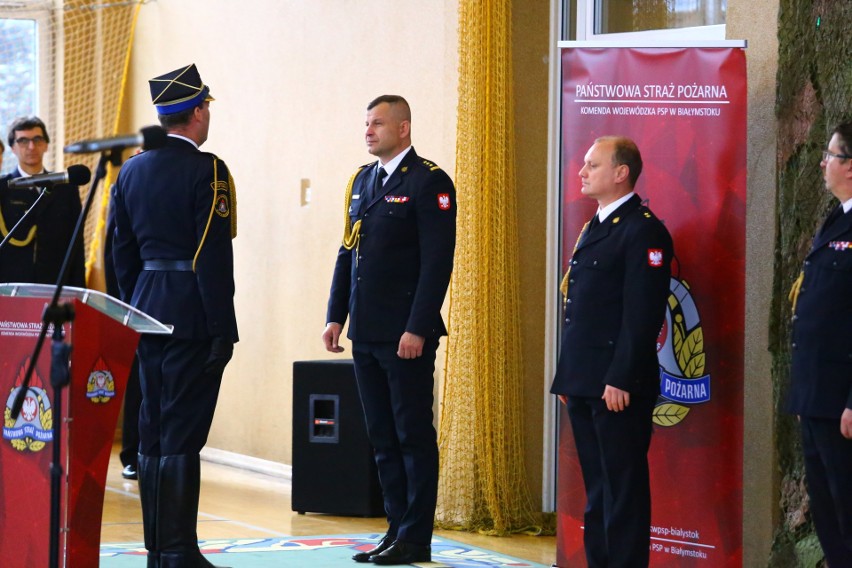 Podlascy strażacy otrzymali odznaczenia państwowe, dyplomy oraz awanse na wyższe stopnie służbowe