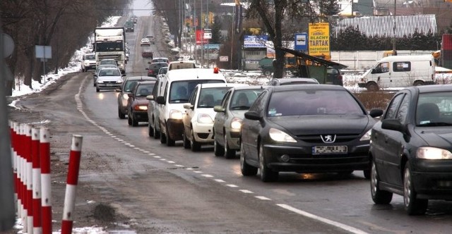 Tak jeździliśmy w środę na trasie z Kielc do Morawicy. I wygląda na to, że będziemy tak się męczyć przez długie lata.