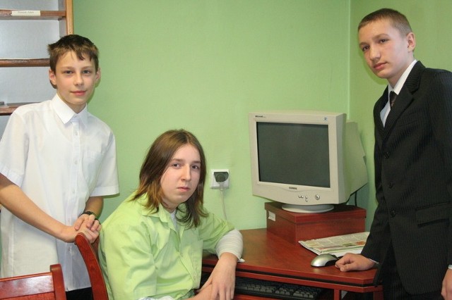 Bartłomiej Borowski, Wiktor Borowiec i Mateusz Buliński zajmą się stworzeniem strony internetowej Młodzieżowej Rady Miasta