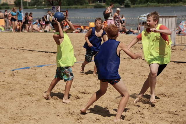 Pierwsze zawody w piłce ręcznej na plaży w Dojlidach cieszyły się sporym zainteresowaniem