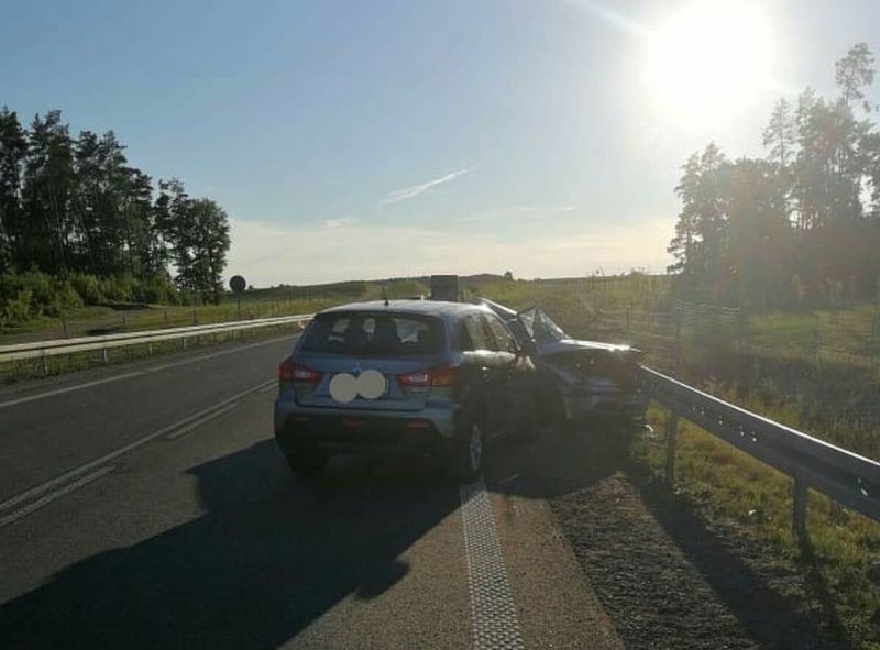 Kierujący skodą Estończyk oraz kierowca mitsubishi zostali...