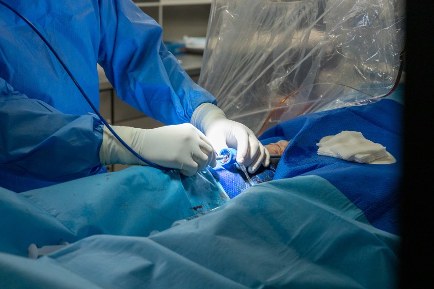 Kardiolodzy z Lublina wszczepili najmniejszy na świecie stymulator serca. Mamy zdjęcia i wideo!