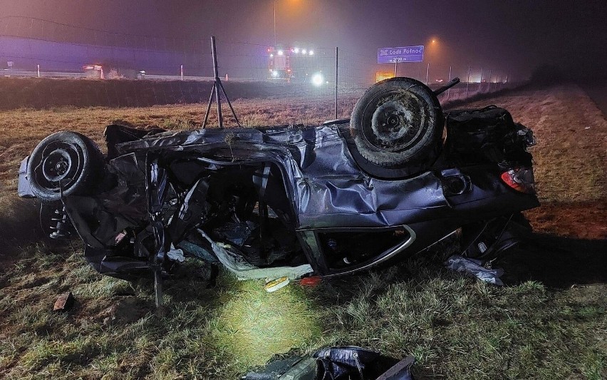 Troje młodych ludzi zginęło w wypadku na autostradzie koło...