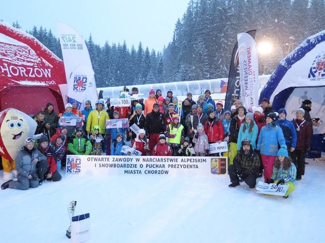 Sportowa rywalizacja chorzowian na stoku w Istebnej