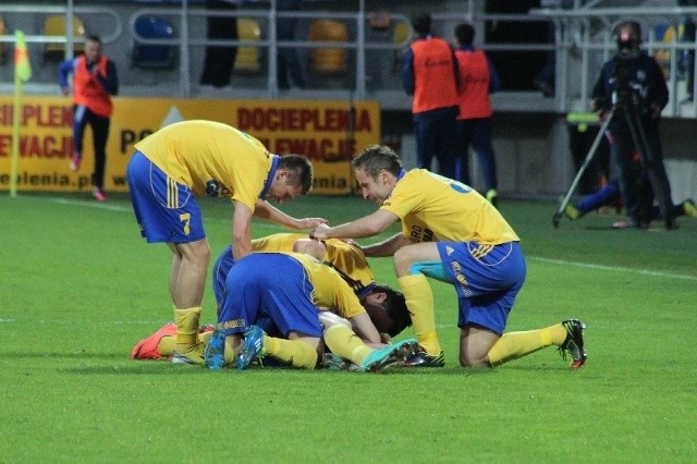Młodzi piłkarze Arki uratowali remis z  UKS Ruch Chorzów